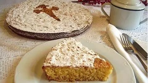 三只猫零食店赚钱