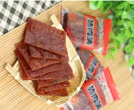 零食店一个月能赚多少钱